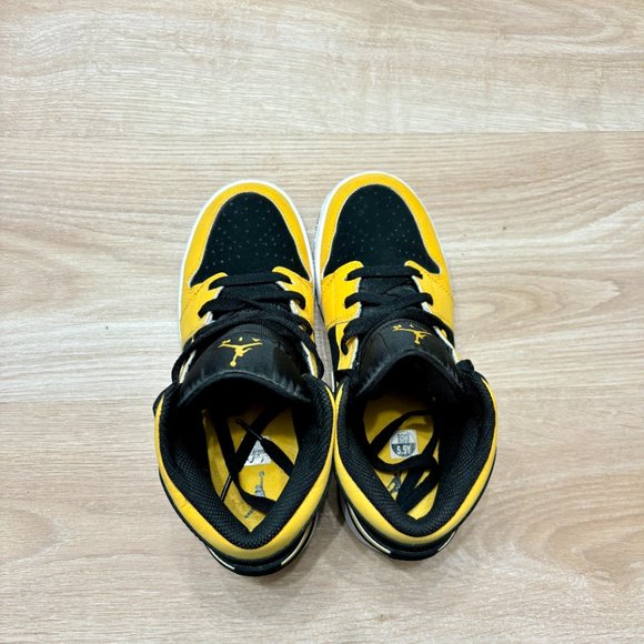 Air Jordan 1 Mid Black and Gold - Picture 5 of 6